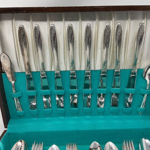 Wm. Rogers MFG. CO. Starlight / Queen Mary 1953 Flatware Silver plated Set for 8 - Picture 3 of 9